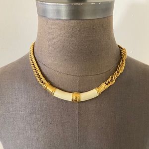 Women’s vintage necklace